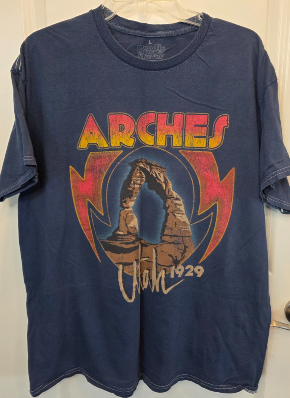 Arches National Park Graphic Retro T-Shirt Men's Large Blue Utah Back Graphic